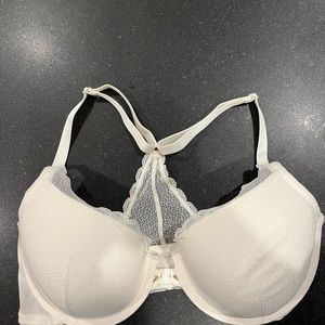 36D bra razorback front close